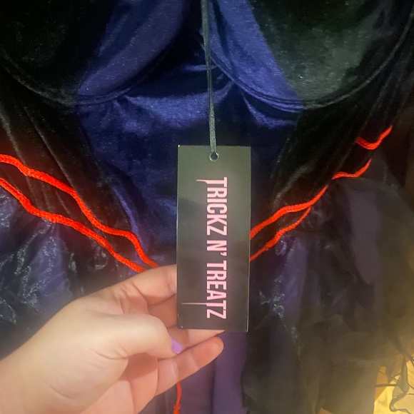 Plus Dolls Kill 3x Evil Queen Halloween Costume - Picture 6 of 6